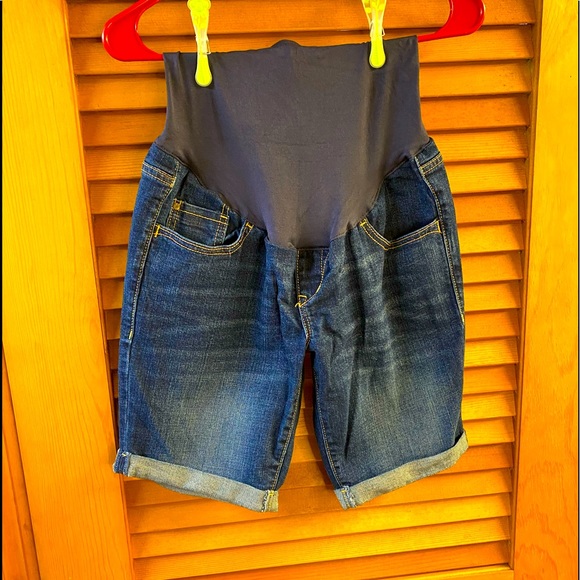 Old Navy Pants - Old navy maternity shorts